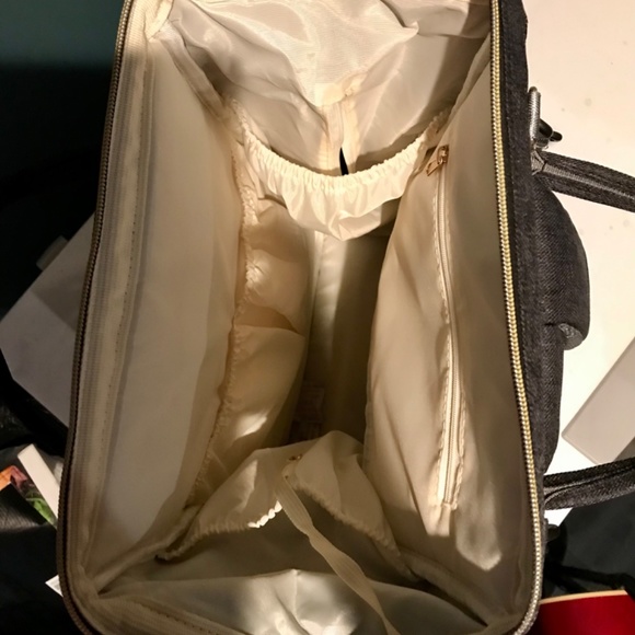 Mokaloo Diaper/backpack with charger Bags Nwot Mokaloo Diaper Backpack With Charging Port